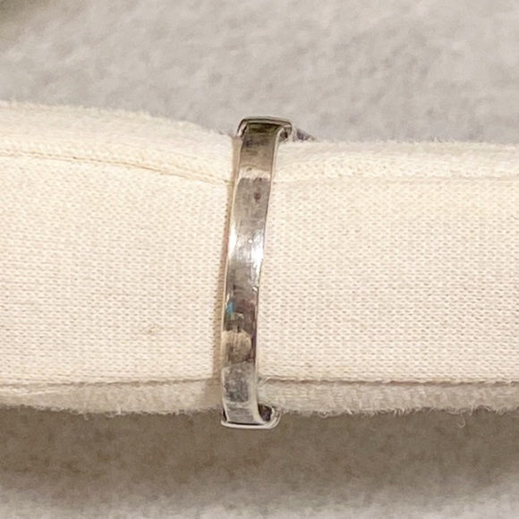 Vintage Sterling Silver Triple Marcasite and Black Onyx Ring - Picture 10 of 11